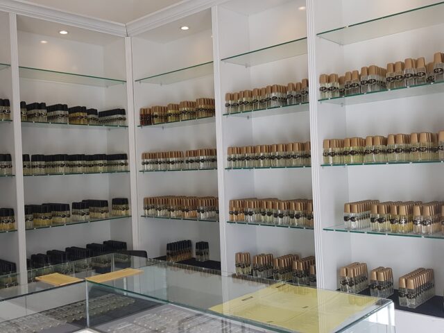 L'artisan Parfumeur - Tanger - +212 5393-50162