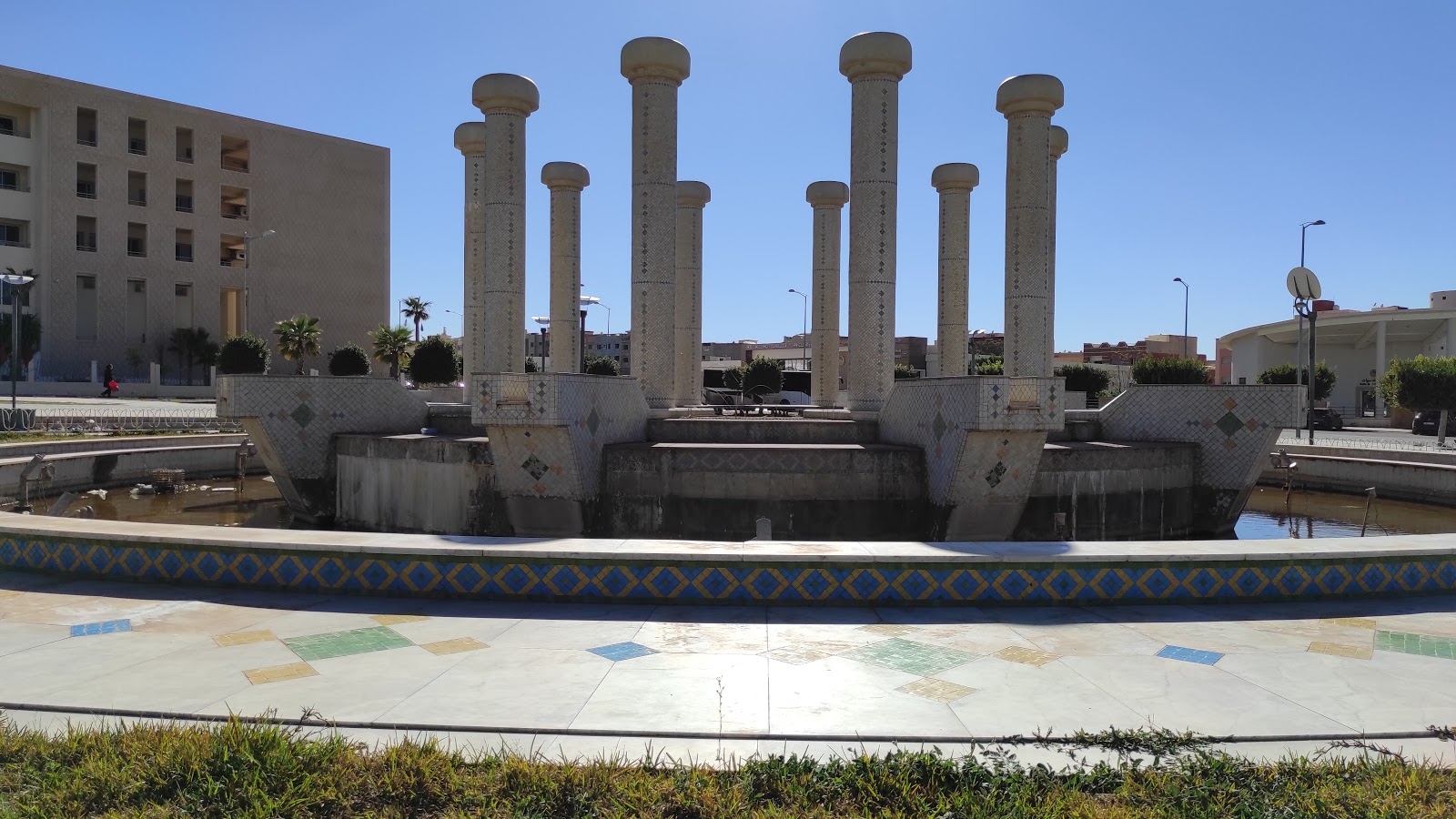 La fontaine du Palais de justice d'Oujda Maroc - Oujda