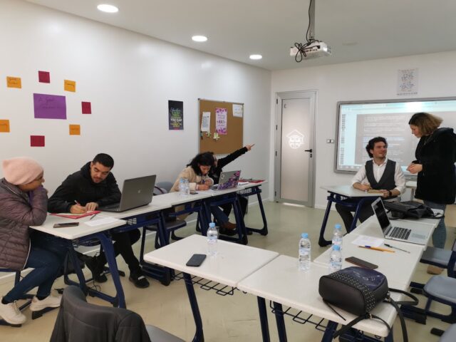 London Language Centre - Tanger - +212 5393-71038