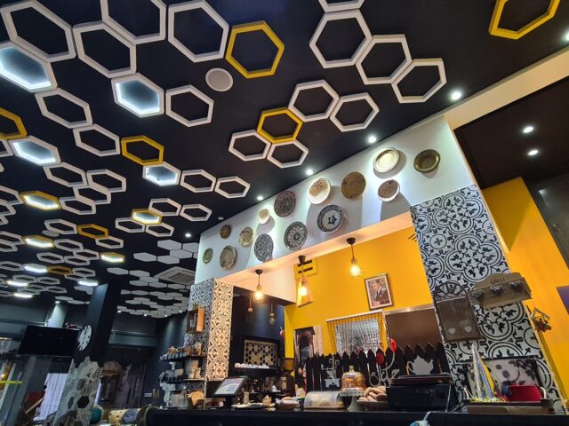 Cafe Hikayat Zaman - Berrchid - +212 80-8520377