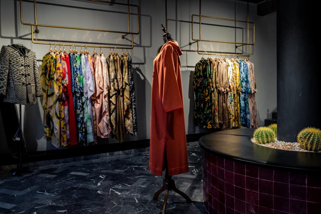 RAQAS - Fashion & Accessories