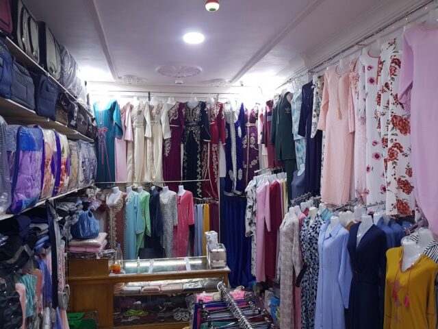بوتيك البولماني للملابيس الجاهزة - Souk El-Khémis Dades - +212 660-024421