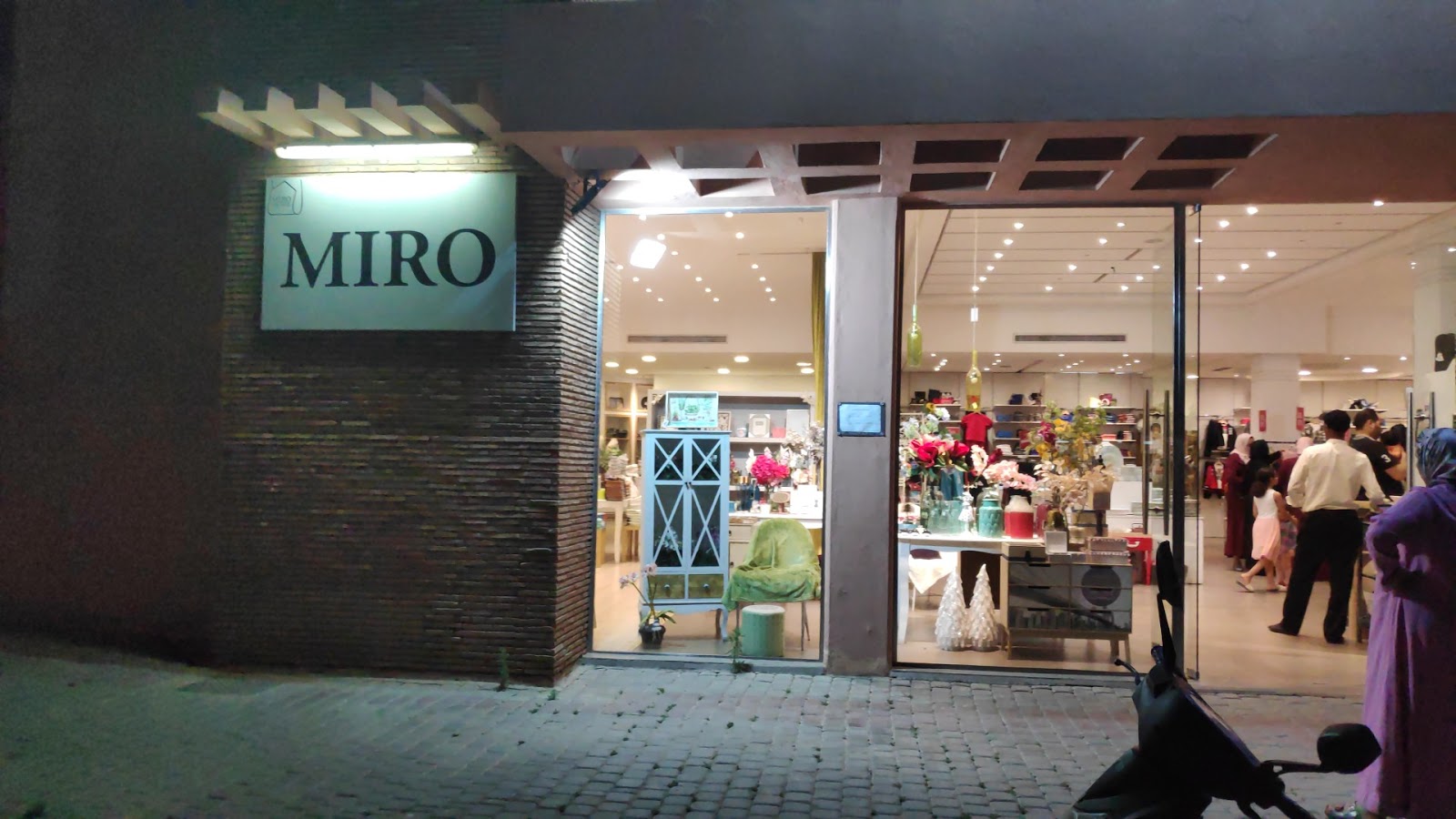 Miro outlet stores