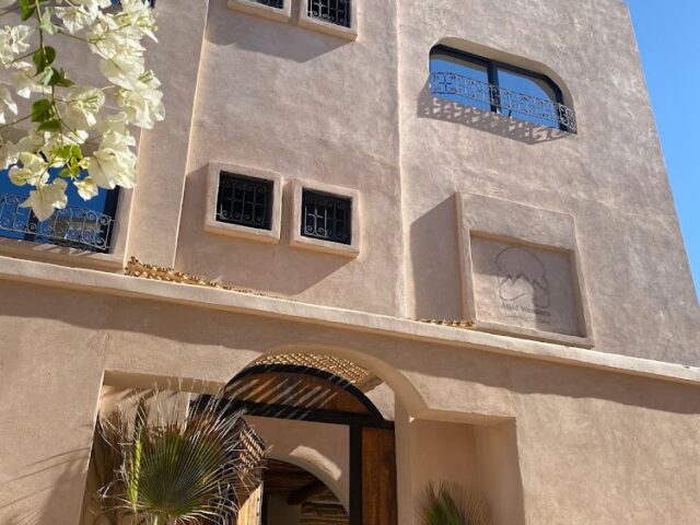 Atlas Wonders Coworking Surf camp - Tamraght - +212 661-083999