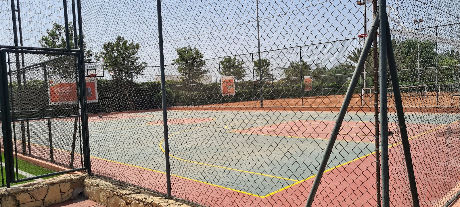 Terrain de basket-ball - Bouskoura