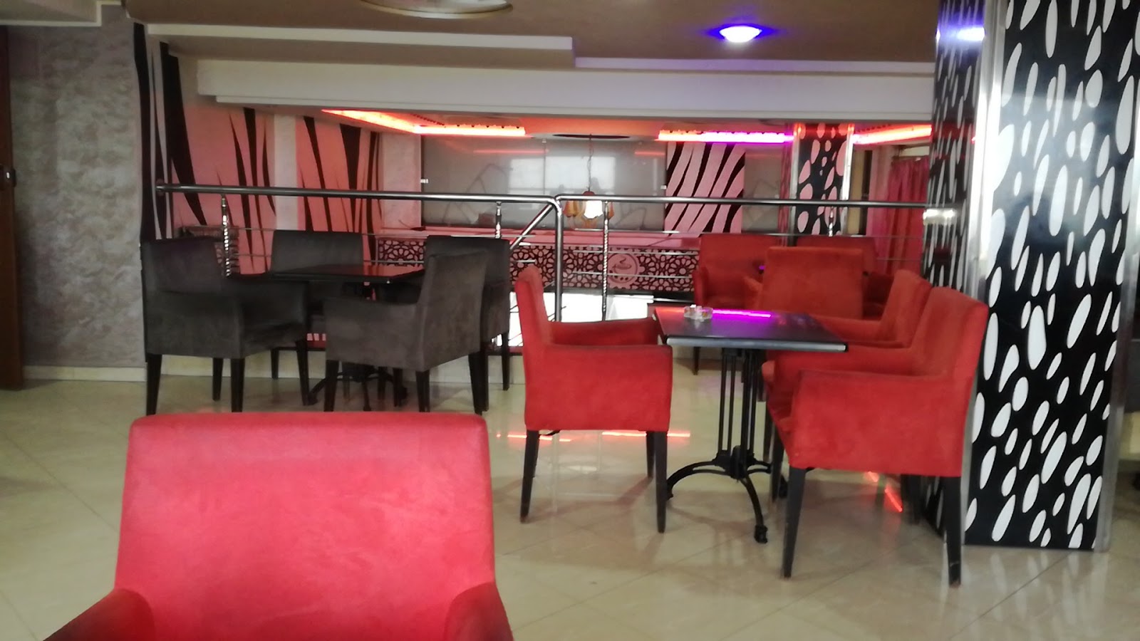 apostrophe - Khouribga