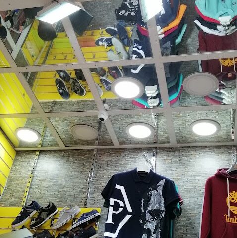 Botique Monaco - Segangan - +212 623-518201
