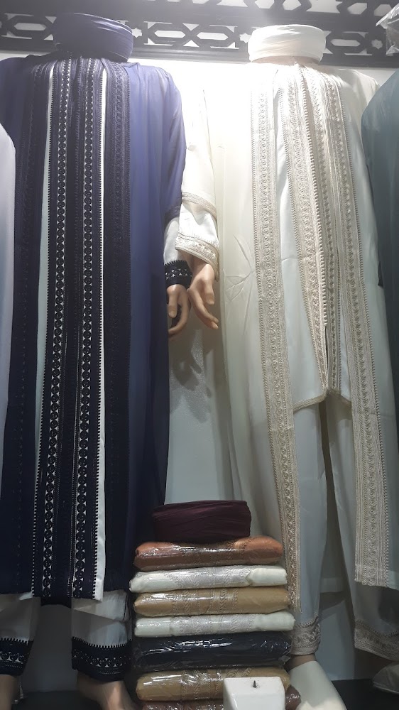 متجر متخصص في بيع و خياطة اللباس التقليدي المغربي للرجال مع خدمة التوصيل داخل و خارج المغرب - Fès