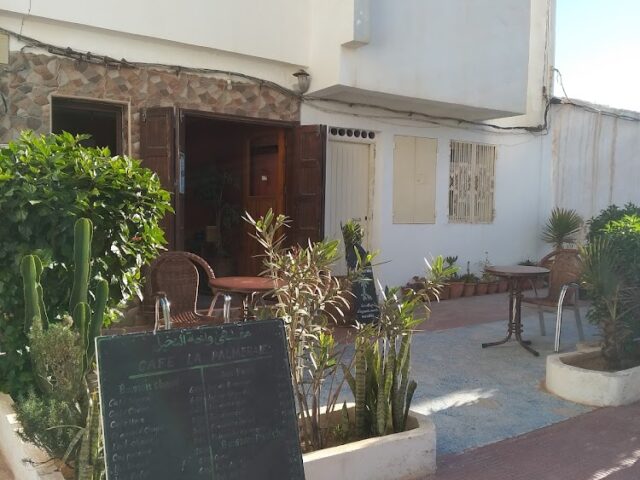 Café la palmeraie, location d'appartements meublés - Sidi Ifni - +212 666-553743