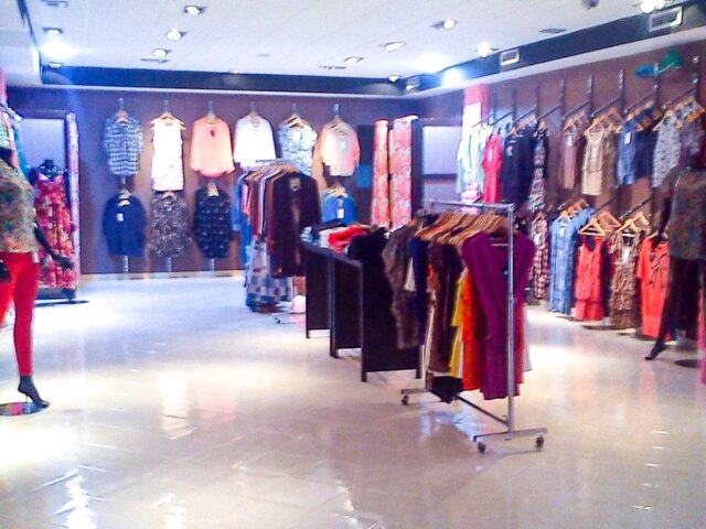 DISPLAY - Safi -