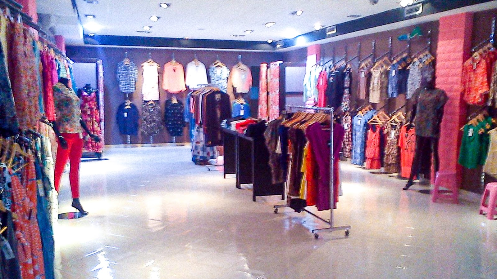 DISPLAY - Safi