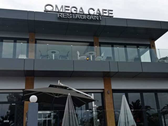 Omega Café Restaurant - Casablanca - +212 5233-16696