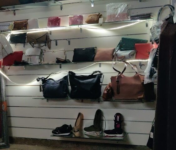 Boutique des sacs et chaussures pour femmes - Âïn-Harrouda -