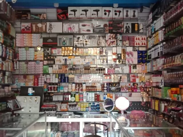 Boutique Khalid - Produits de beauté, parfums et maquillages - Sidi Taibi - +212 666-590519