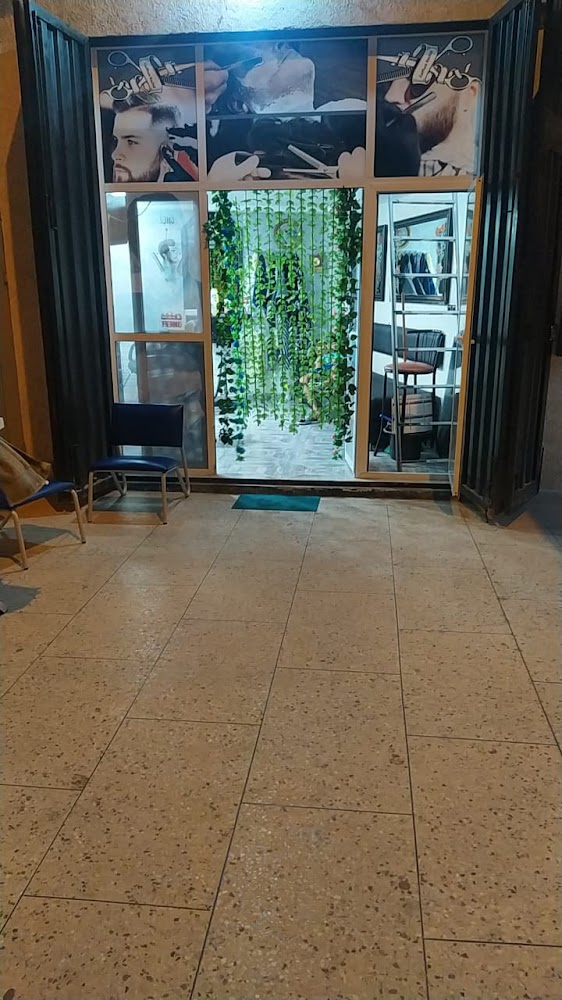محل للحلاقة والحجامة طريق عين الشقف - Fès