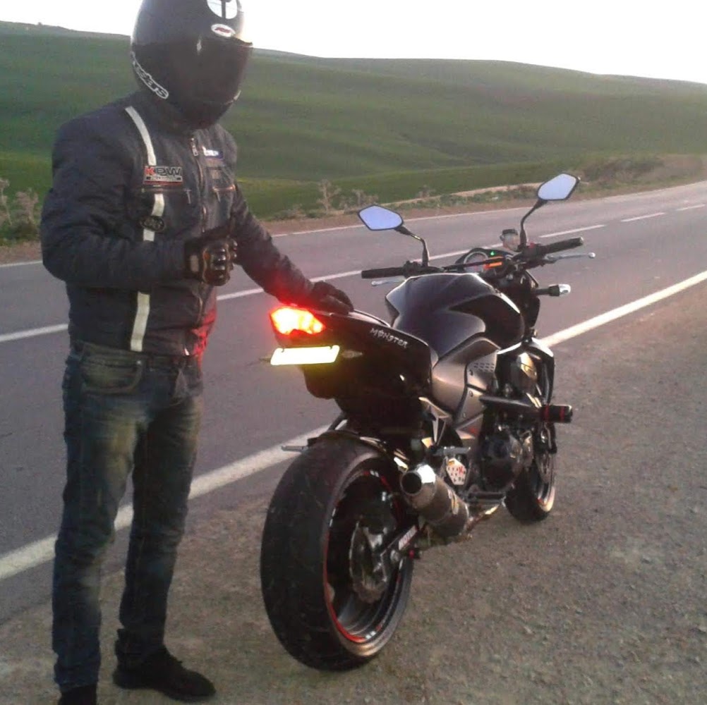 Moto Akhawayne - Casablanca