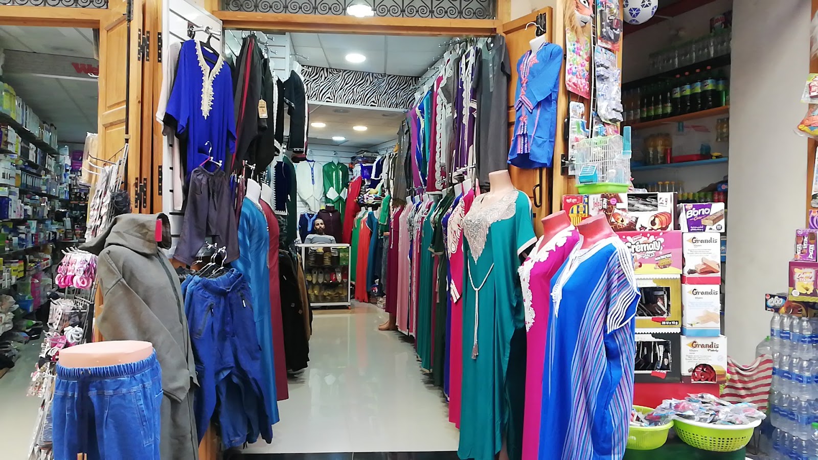 ركن الملابس التقليدية