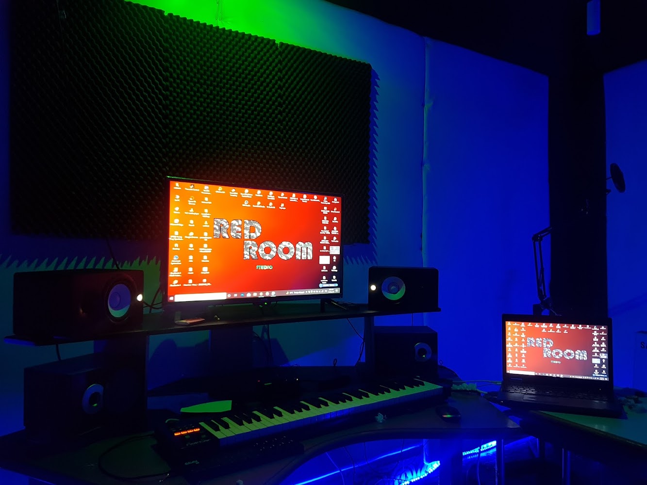 RED ROOM STUDIO - Safi