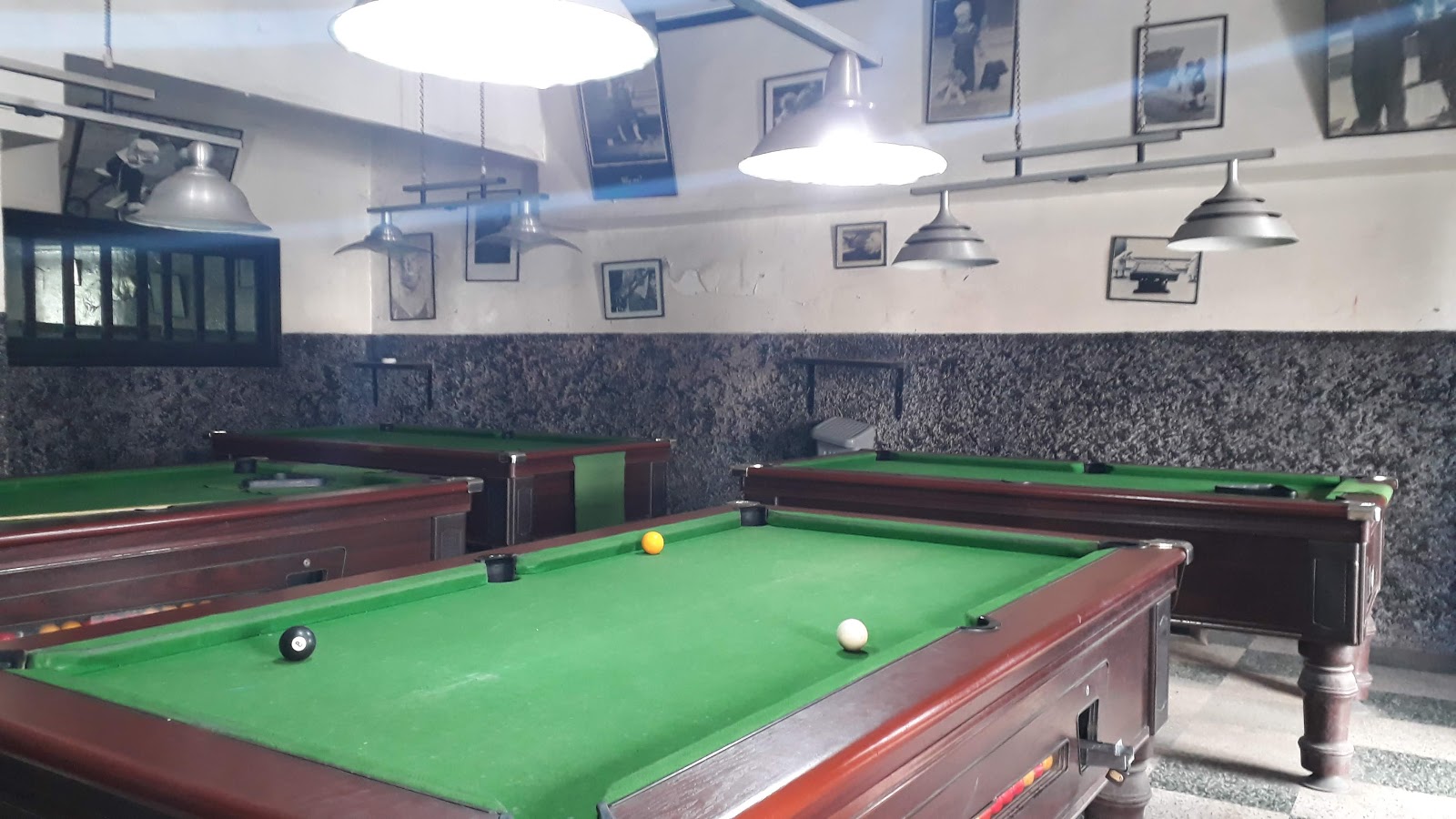L'Equateur Salle de Jeux et Billard - Casablanca - +212 653-523555