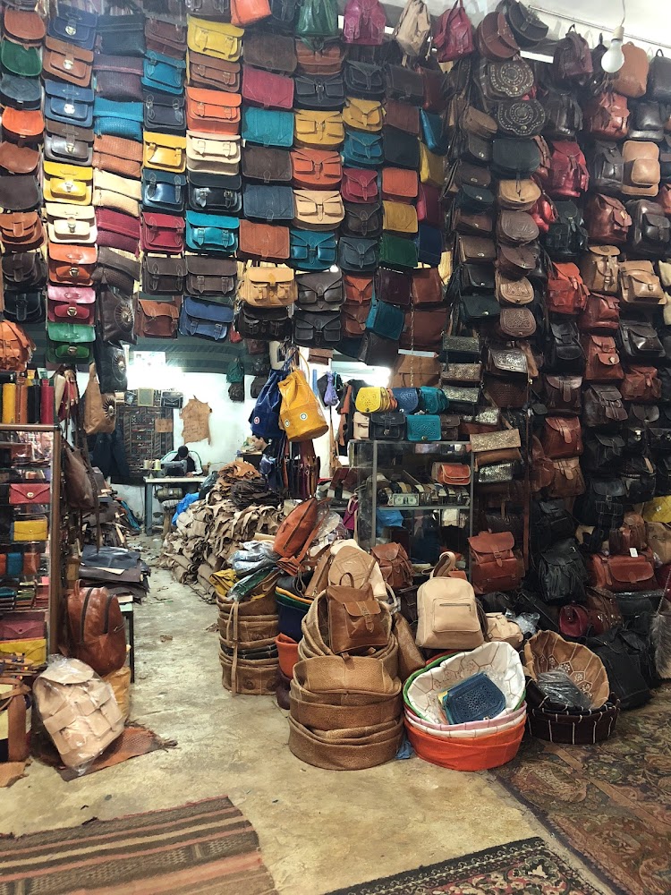 Plant for the manufacture of leather bags - Fès