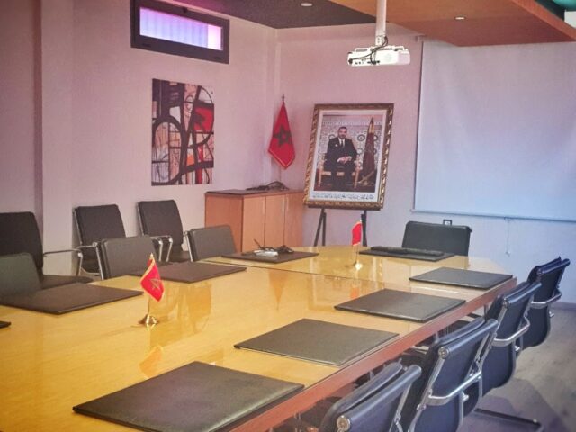 Salle de réunion - قاعة الإجتماعات - Aït Melloul - +212 80-8578775