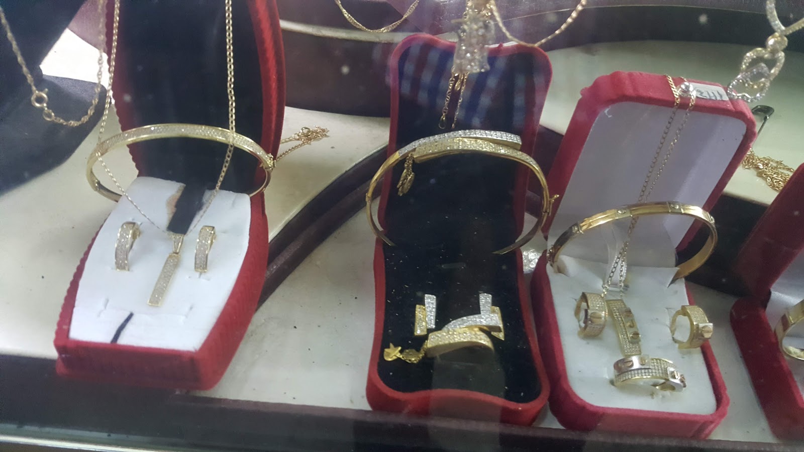 مجوهرات المسيرة بوتكنزة
