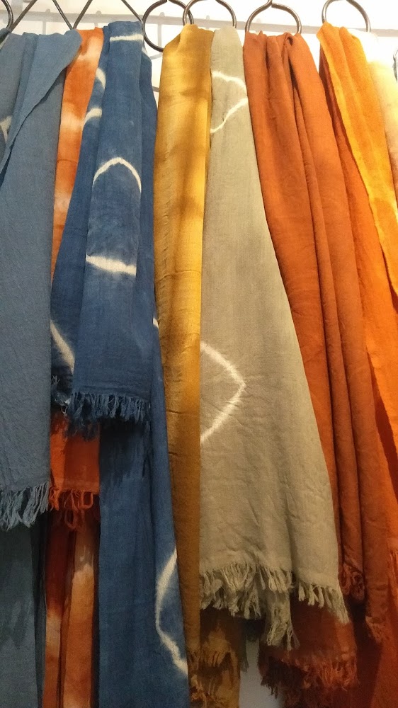 Traditional Weaving - By Faissal - handwoven scarves - Marrakech - Marrakech