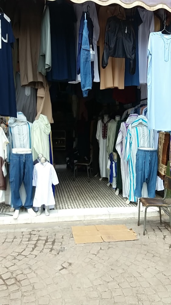 بائع ملابس تقليدية