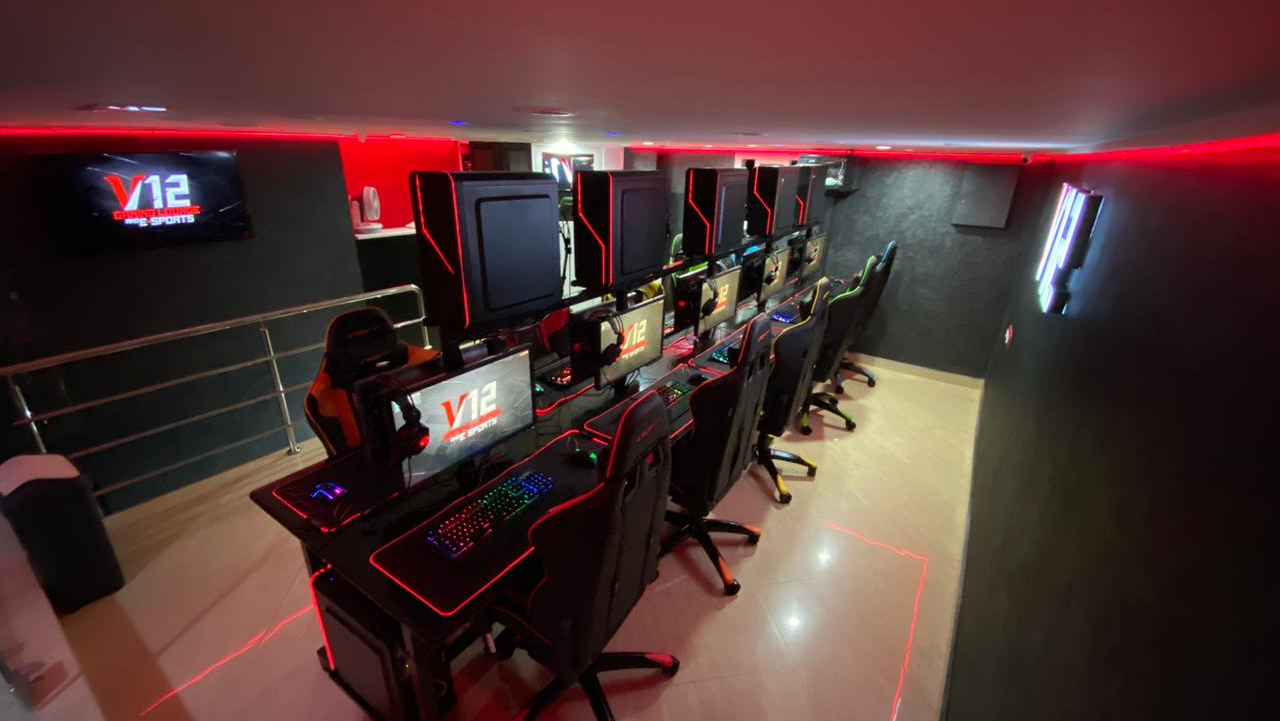 V12 GAMING LOUNGE and E-SPORTS - Tanger - +212 80-8548094