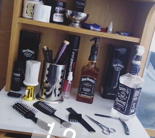 Ismail barber shop - Dcheira El Jihadia - +212 635-674906
