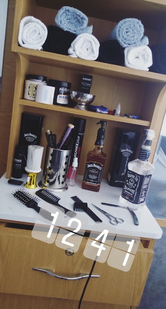 Ismail barber shop - Dcheira El Jihadia