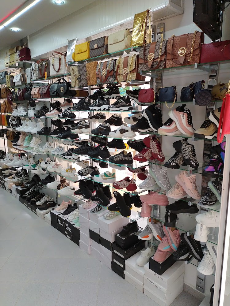 Issam Fashion (Bags & Shoes) pour femme