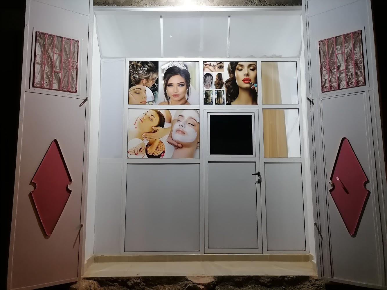 صالون الحارتي للحلاقة والتجميل - Berkane