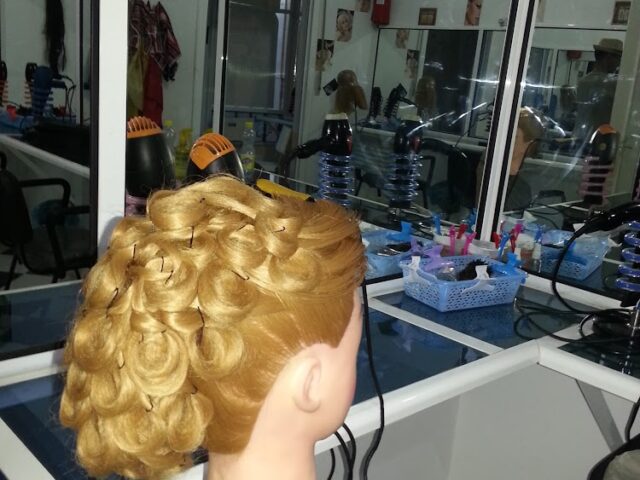 Ecole Professionnelle De L'academy D'esthetique Et De Coiffure - Guercif - +212 5352-01763