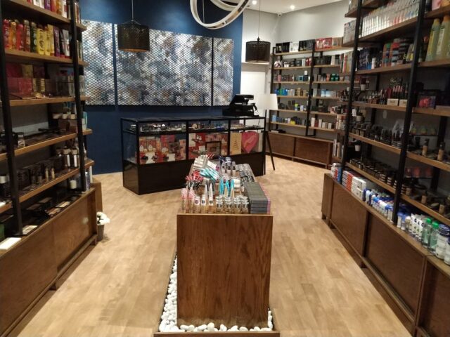 Parfumerie La Essenza - Tétouan - +212 666-651506