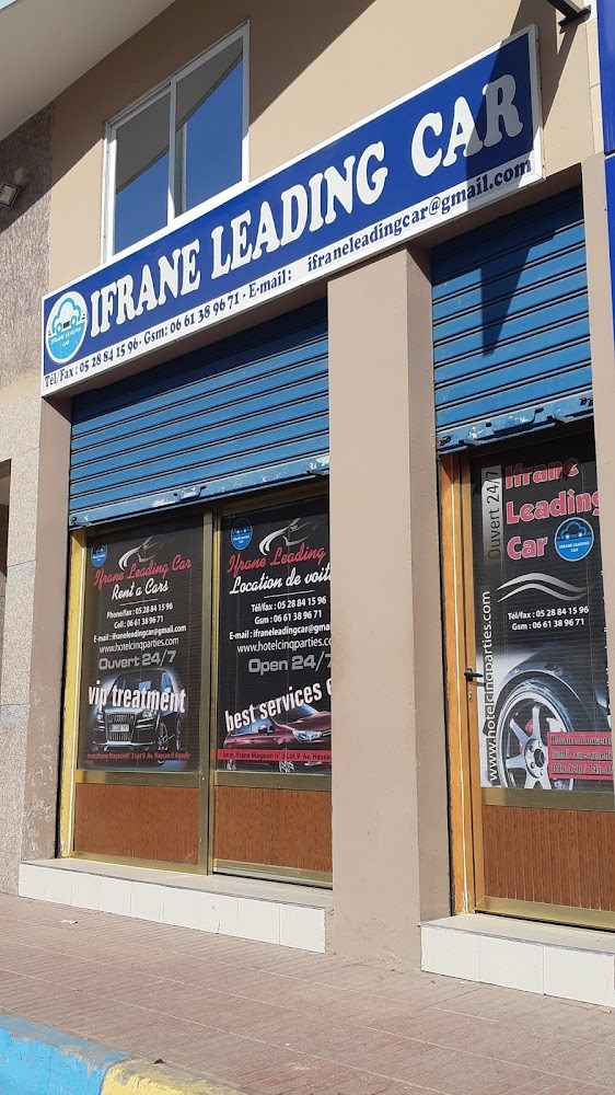 IFRANE LEADING CAR