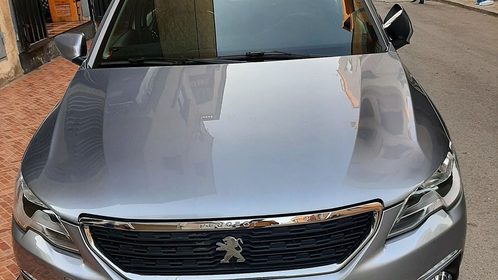 Location voitures Thajjit Car