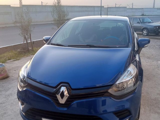 Location de voiture petit jean -  -