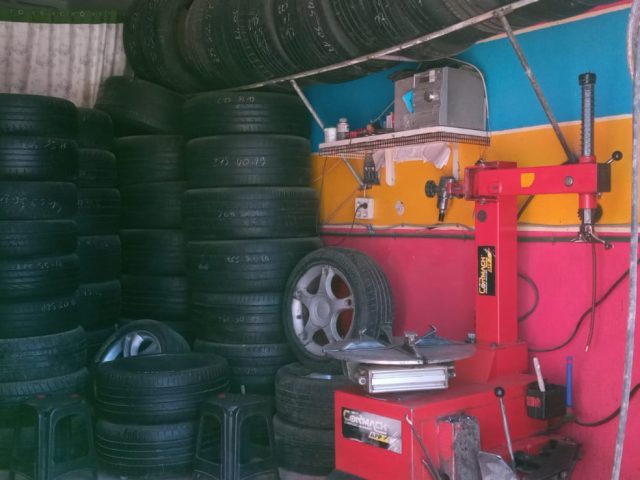 بيع و اصلاح العجلات أدوش - Tinghir -