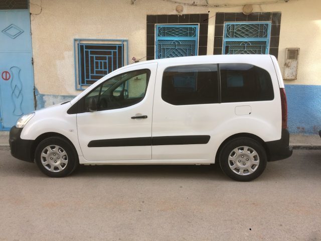 STE ARVI3A CAR - LOCATION DE VOITURES - Imzouren - +212 632-806042