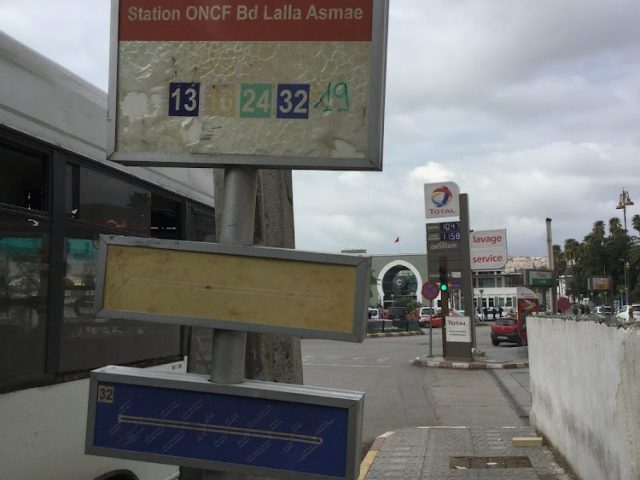 Bus stop - Fès -