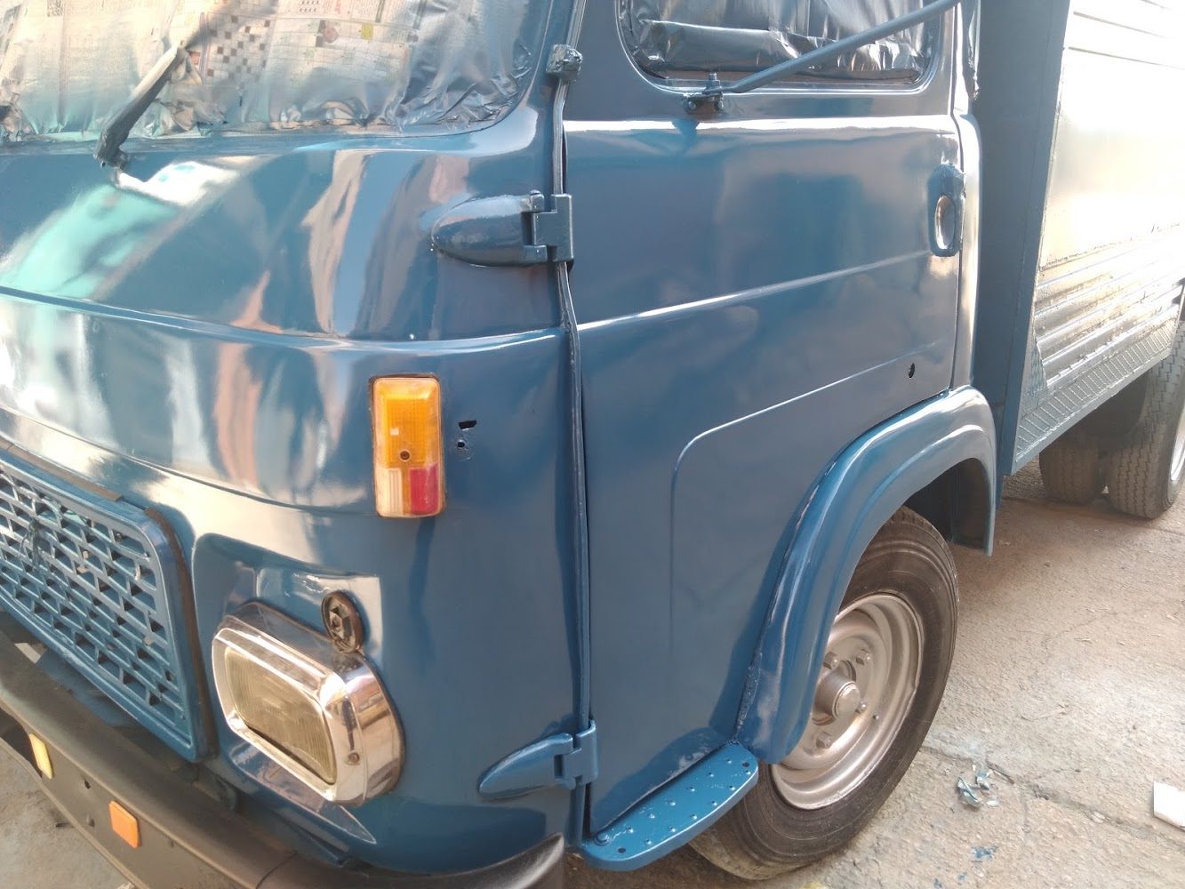 Laboratoire voiture peinture les frères