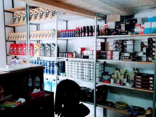 Magasin de pièces auto et accessoire