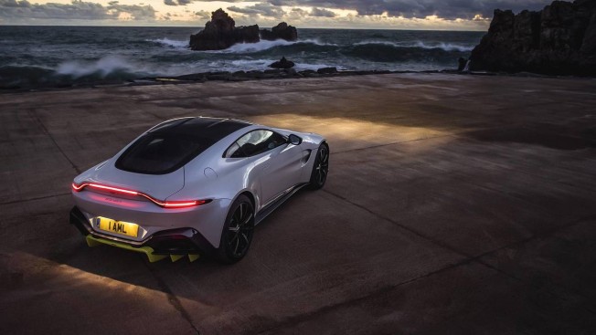ASTON-MARTIN - ASTON-MARTIN VANTAGE
