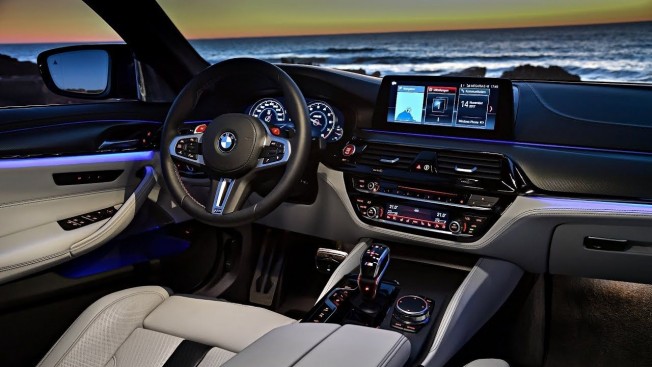 BMW - BMW M5