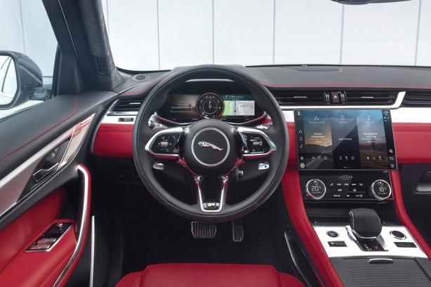 JAGUAR F-PACE,2.0 l essence i4 250 ch awd auto s - Prix Maroc