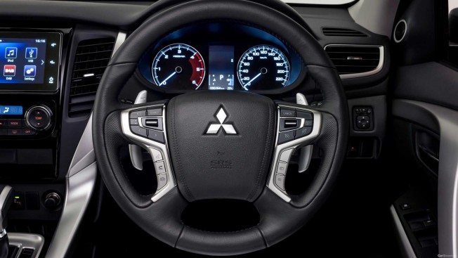 MITSUBISHI - MITSUBISHI PAJERO SPORT