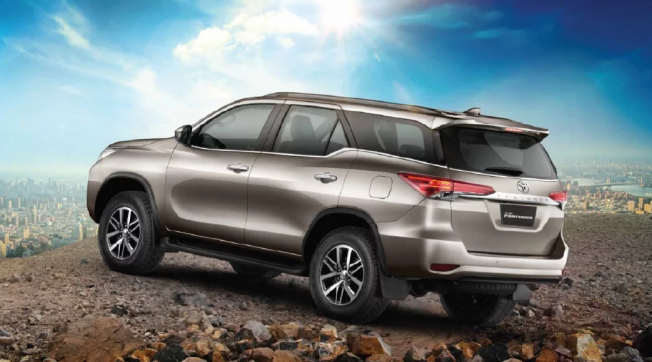 TOYOTA - TOYOTA FORTUNER