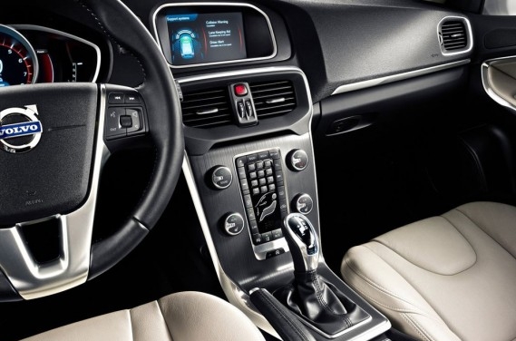 VOLVO V40,1.6 d2 momentum plus bva - Prix Maroc