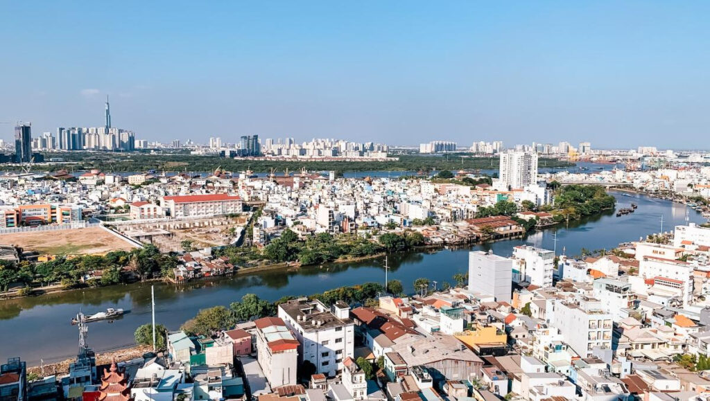 ضحايا الوعود الزائفة: عملاء المديونيات في مأزق!